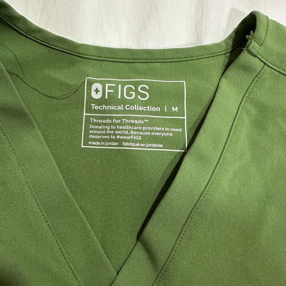 Figs Short Sleeve V-Neck Top in Olive